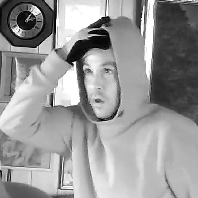 Person B · Kapuze, Gesicht, 14:41:55